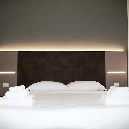 Domus Dea Roma By Trinita Hotel Exterior photo